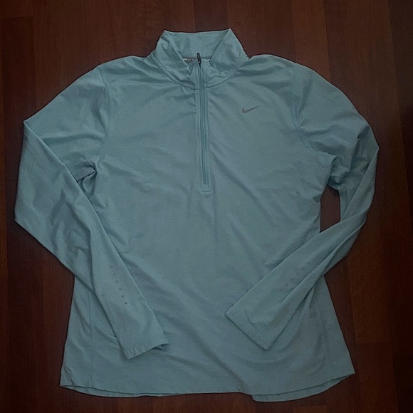 Nike Dri-Fit top - Picture 1 of 2
